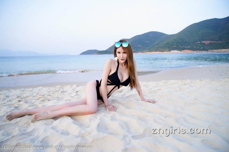 比基尼泳衣美女伍月yuer美艳诱惑旅拍写真