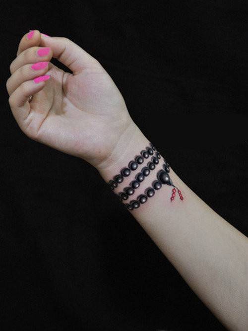 女生手腕佛珠纹身图片逼真精美
