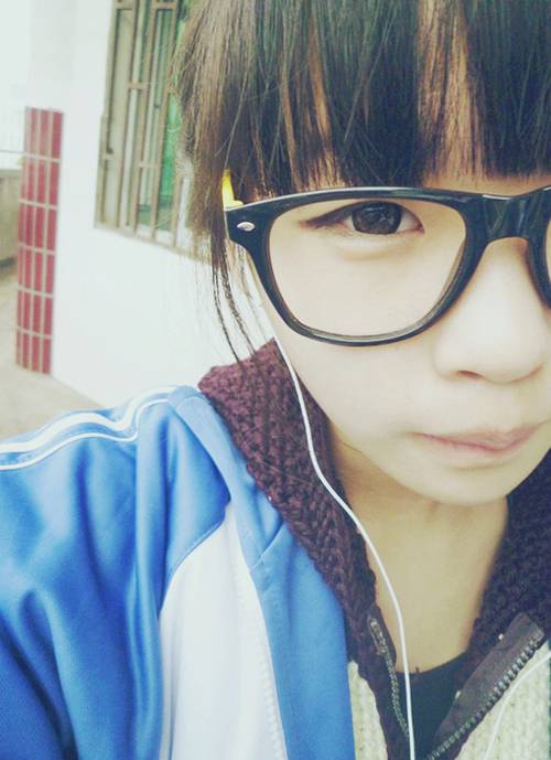 小窝可爱女生中学生图片赏析