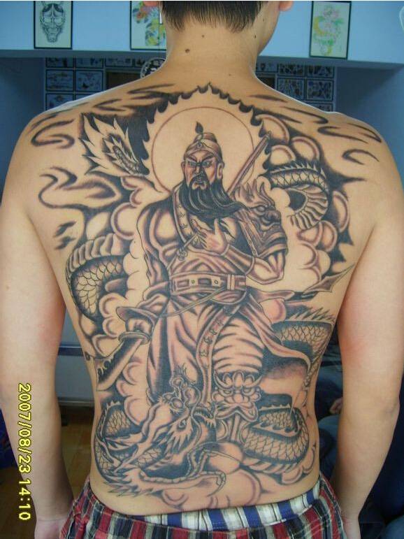 男人满背的关公纹身图片