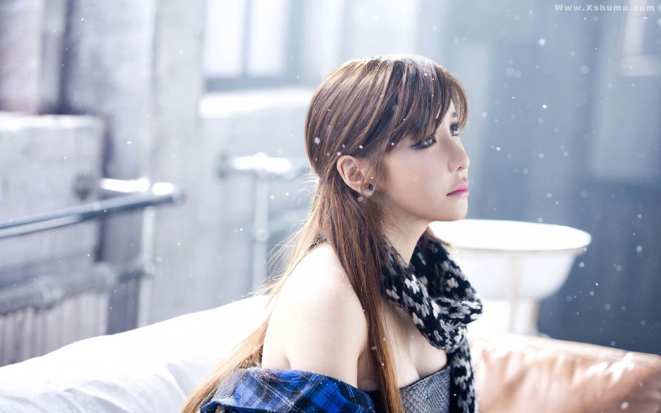 小清新伤感女生侧面写真电脑壁纸