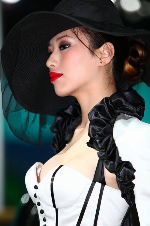 北京车展靓丽车模小蛮腰拍摄