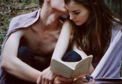 欧美范情侣甜蜜亲吻图