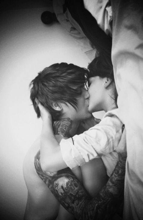 欧美潮人个性情侣花臂纹身图片