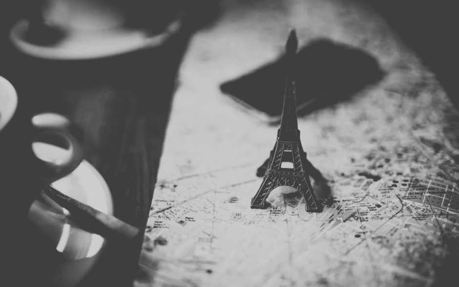 桌面壁纸1366x768 高清 黑白非主流美女大全