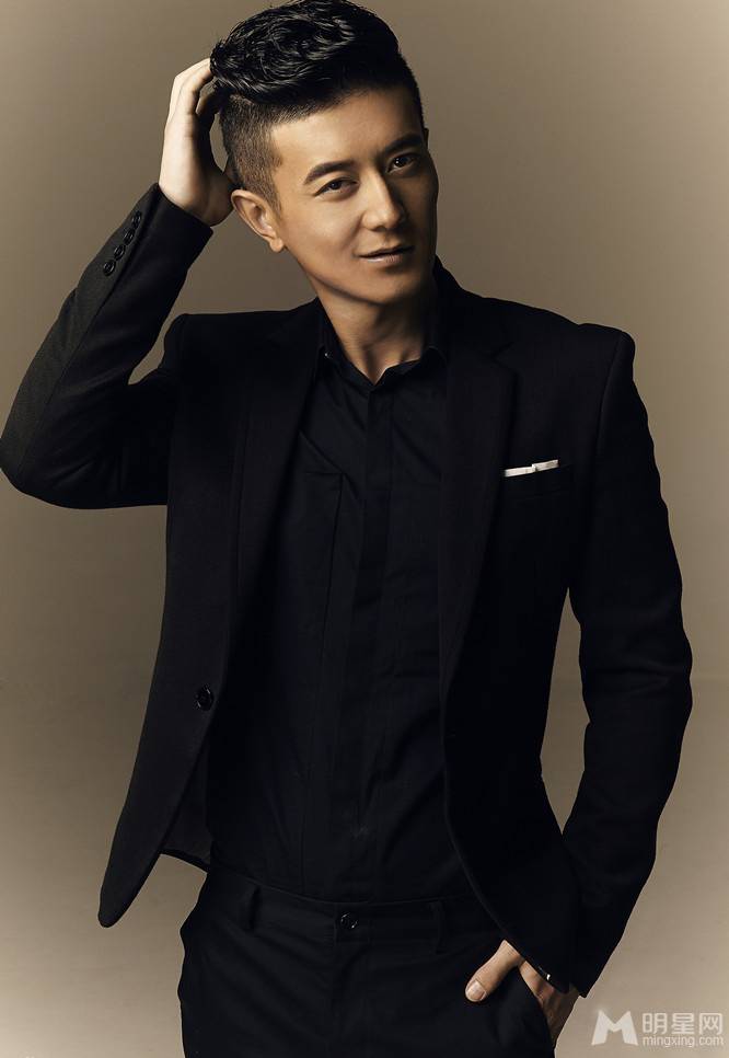 中国内地青年男演员阿楠眼神邪魅酷帅十足