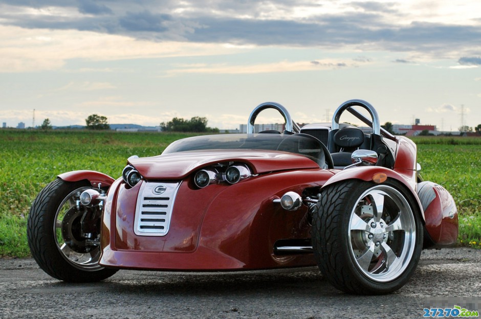 不输跑车 混血三轮摩托车