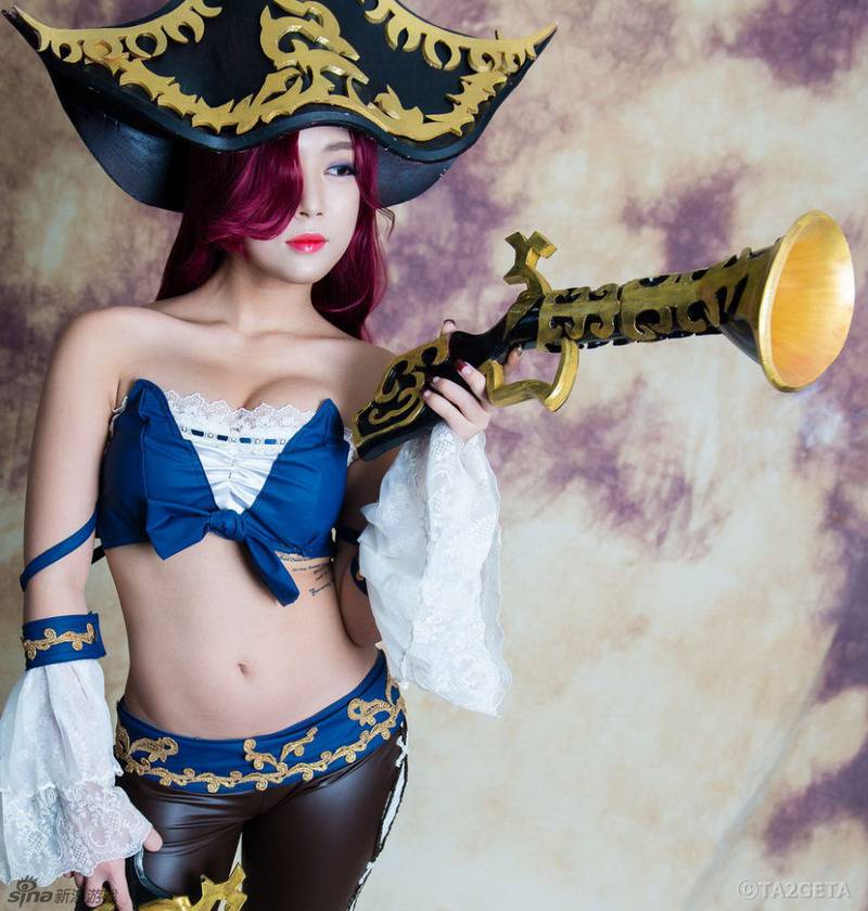 韩国性感美女LOL女枪Cosplay图片欣赏