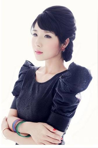 中国内地女演员方安娜时尚写真照