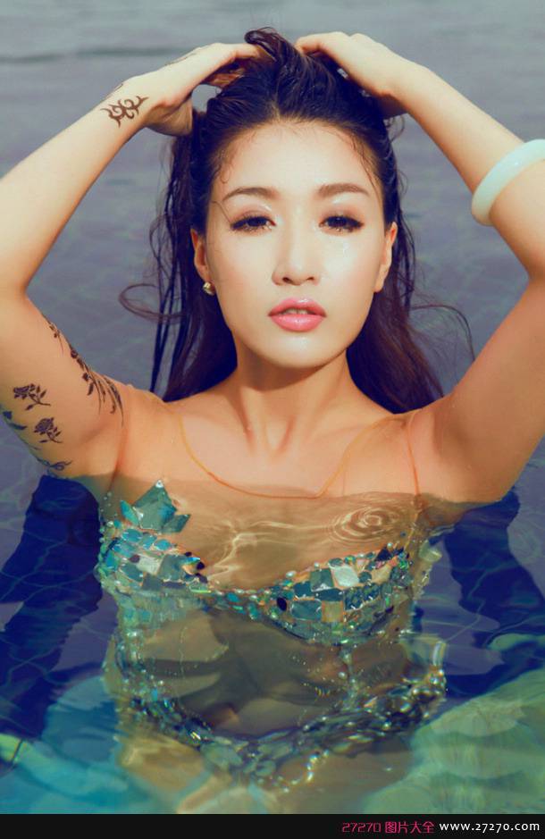 推女神性感模特沈梦瑶高挑性感令人羡