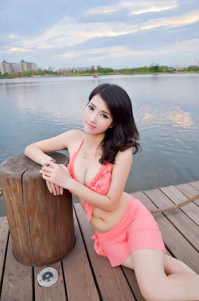 性感御姐妖娆户外写真