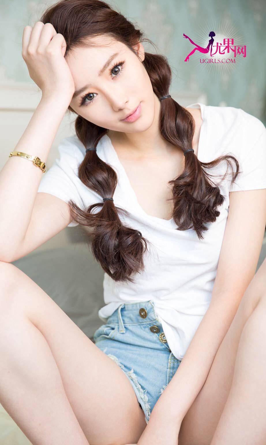 清纯可爱学生妹刘镗私房内衣写真