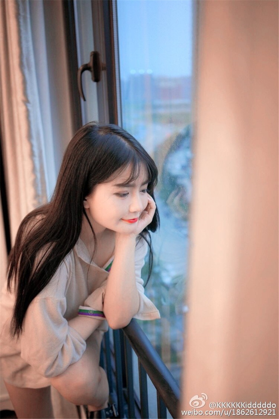 美胸模特阿乖Kiddo性感写真图片