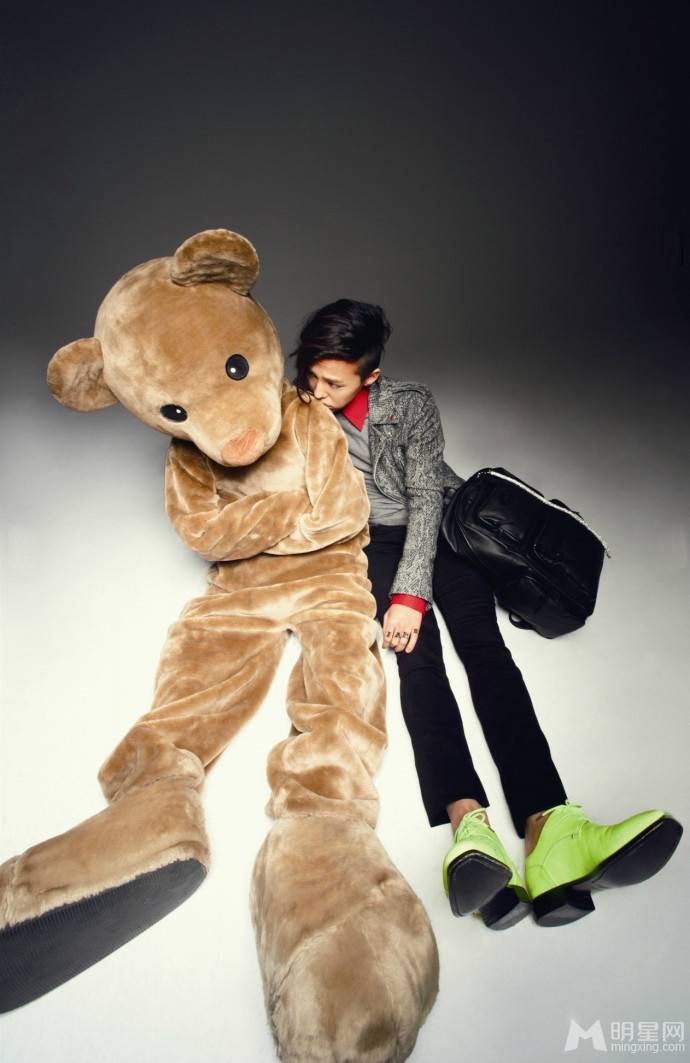 BigBang成员权志龙黑白写真尽显潮男范