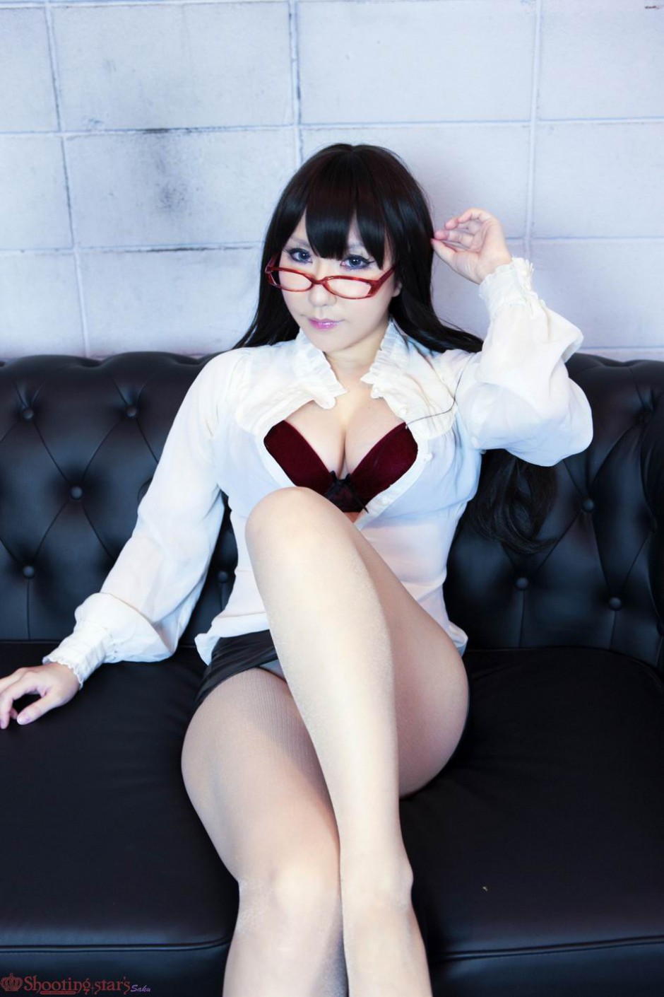 爆乳眼镜美女性感cosplay图片