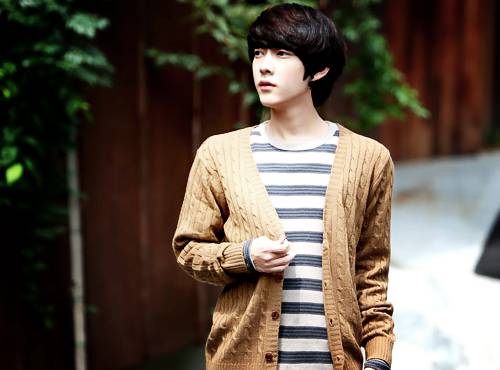 qq皮肤男生帅气迷人