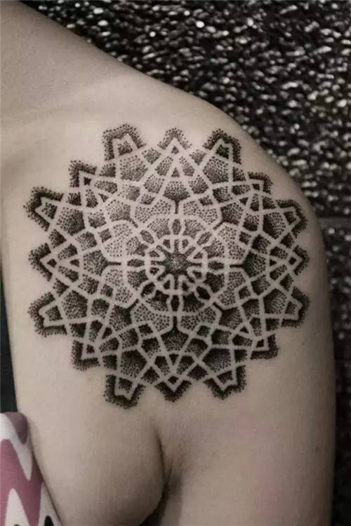 手臂另类3d纹身图案欣赏