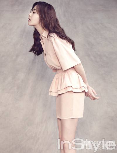 韩国女演员姜素拉尽显优雅女神风范写真