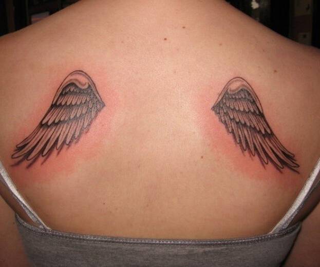 后背刺青纹身翅膀图案精美小巧