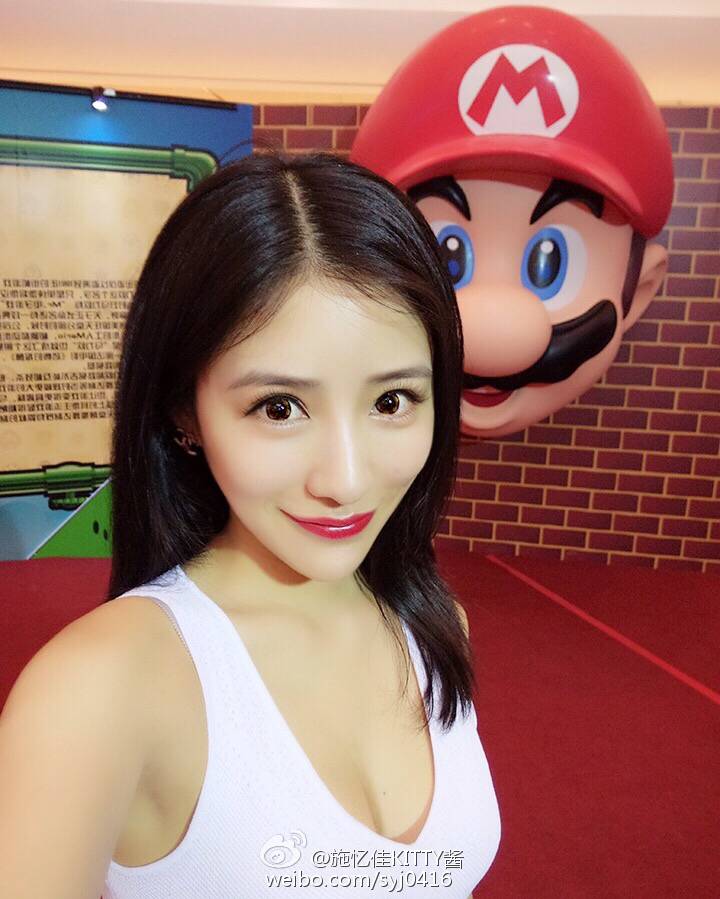 清新靓丽时尚美女施忆佳Ashley秒杀千万宅男