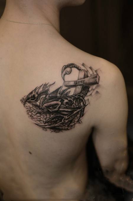 肩部个性刺青纹身图案分享