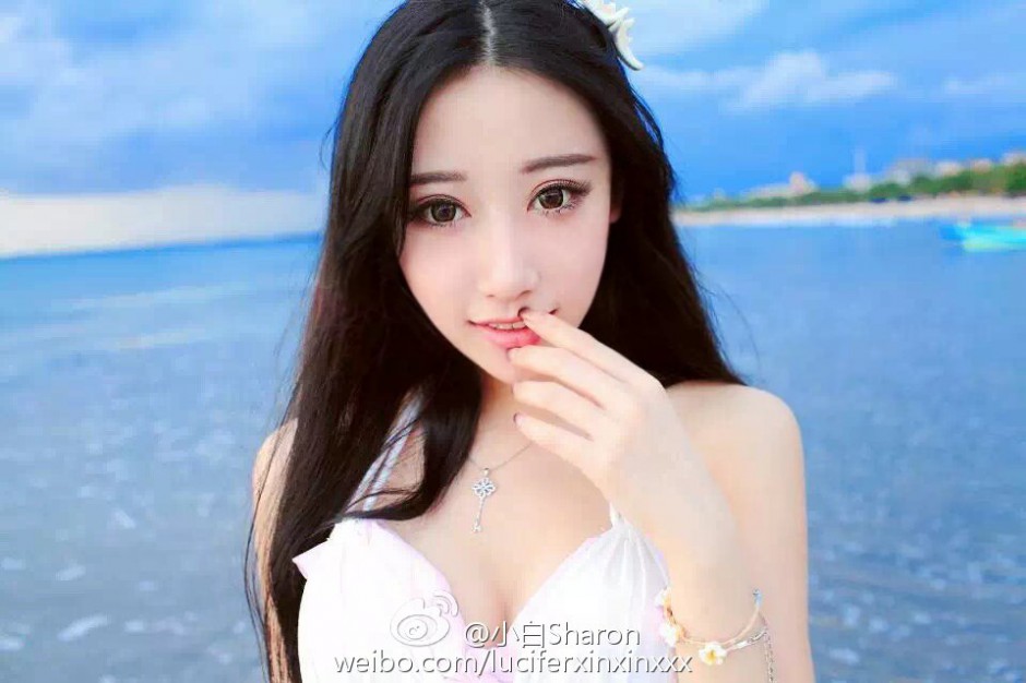 超可爱漂亮美少女小白Sharon美照来袭