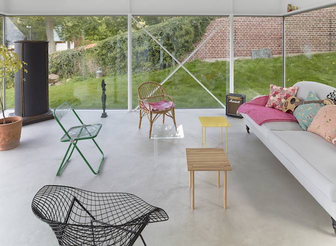 极简主义风格的玻璃屋子设计图片