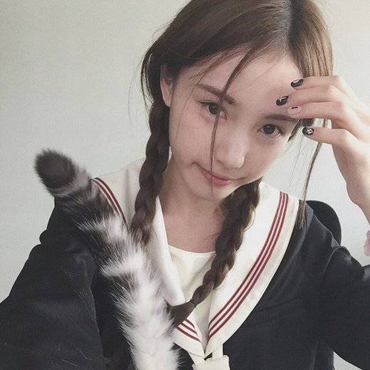 非主流美女迷人侧脸生活照