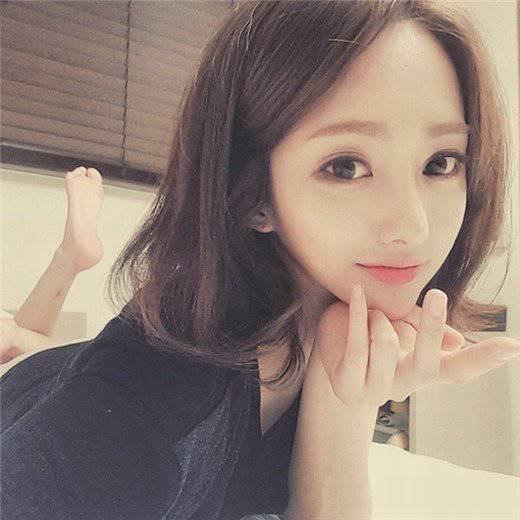 手机qq女生聊天背景图片