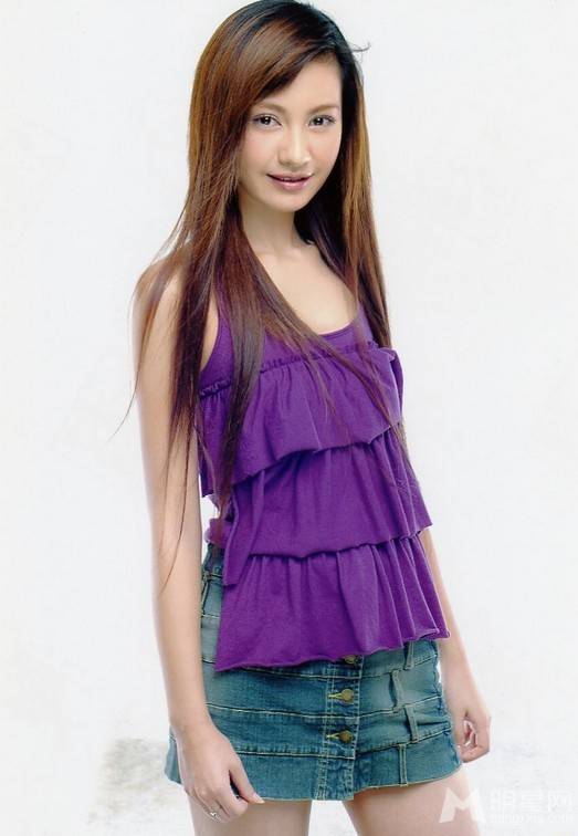 演员杨雪清纯动人写真图片