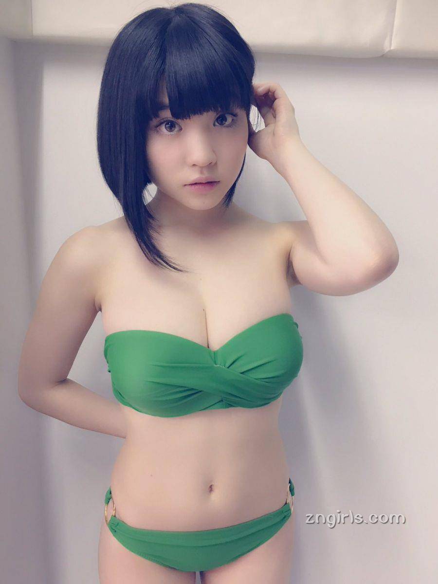 日本G奶女神诱惑难挡写真集