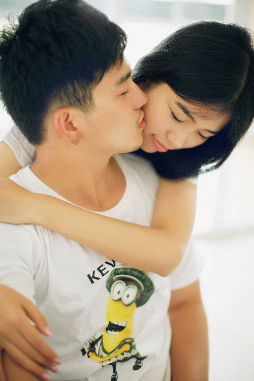 90后甜蜜浪漫情侣图片空间皮肤