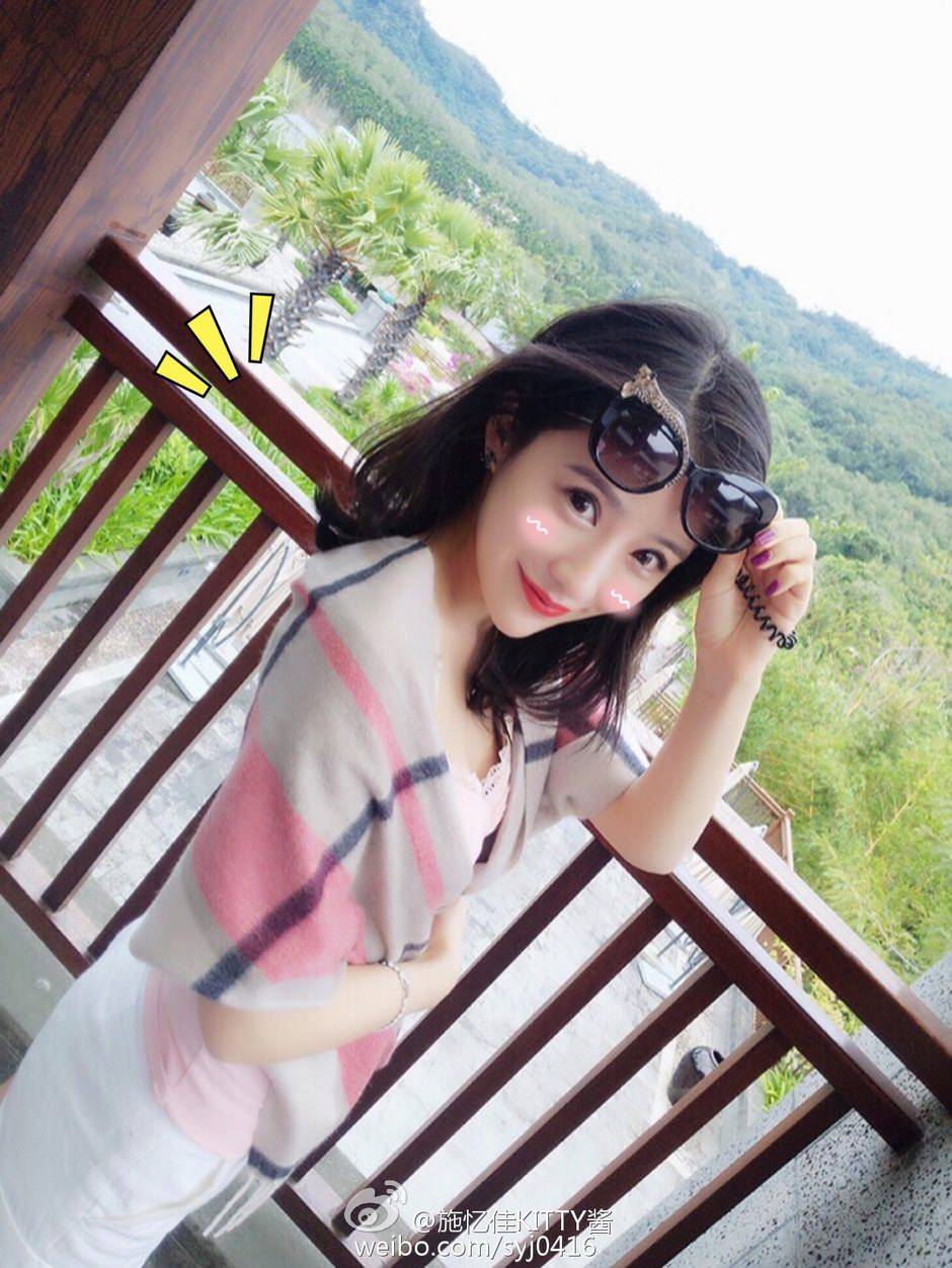 清新靓丽时尚美女施忆佳Ashley秒杀千万宅男