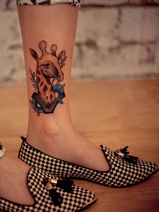女生腿部纹身图案精美创意