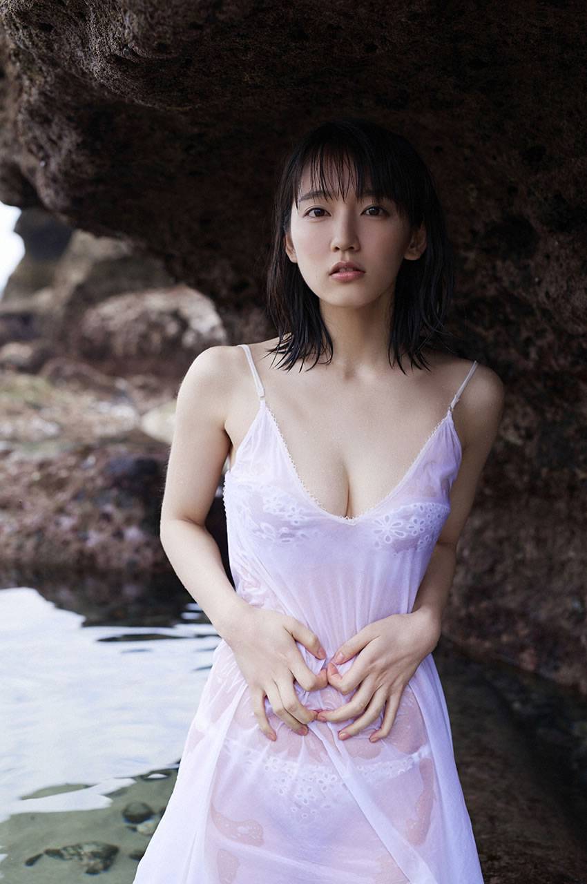 日本性感美女吉冈里帆湿身戏水写真大片