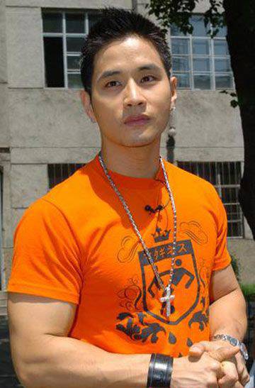 个性型男刘承俊纹身图案