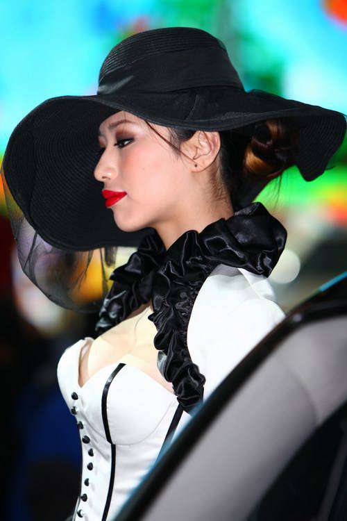 北京车展靓丽车模小蛮腰拍摄