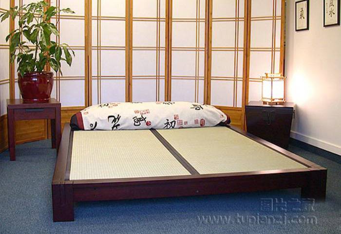 日式榻榻米卧室装修设计图