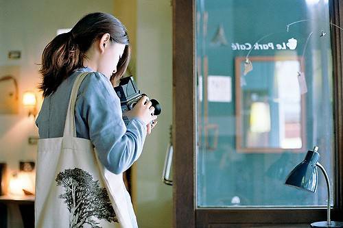 唯美伤感孤独女生图片背影高清大图