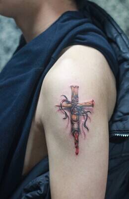 欧美十字架手臂纹身图案帅气时尚