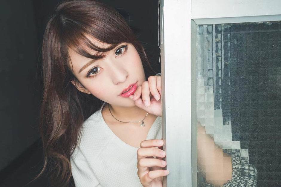 台湾校花极品女神李娜颜值爆表