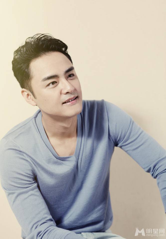 台湾明星明道尽显阳光暖男气质