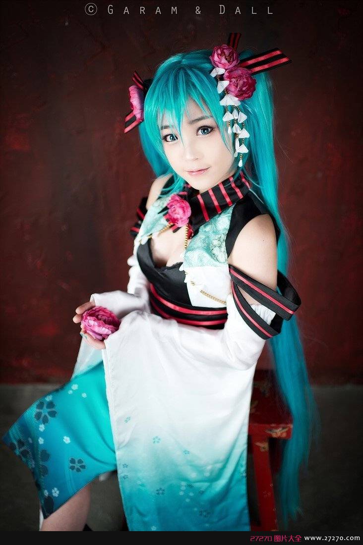 酥胸半露 美腿初音未来COS