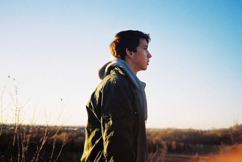 手机壁纸帅气阳光男生图片