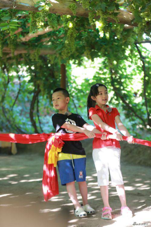 大竣夏天在北京约会 扮演老头儿老太太