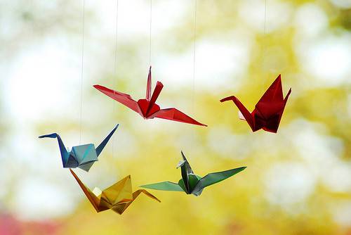 非主流萌图片 五彩斑斓的千纸鹤