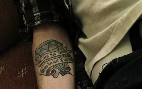 手臂钻石纹身简单图案浪漫时尚