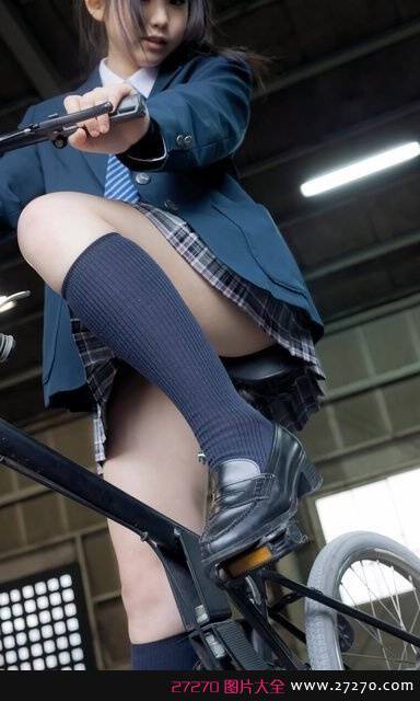 性感黑丝PK学生服cos 无下限日本美少女写真