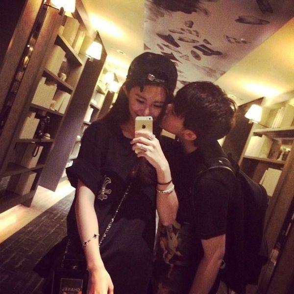 开心甜蜜的小情侣图片