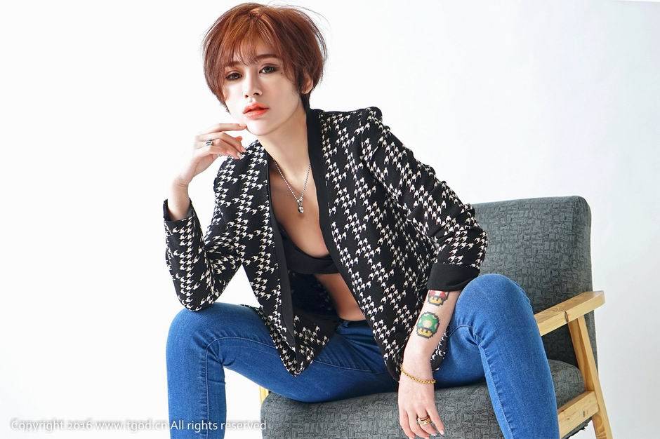 短发中性美女赵亚男野性写真